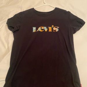 Levi top